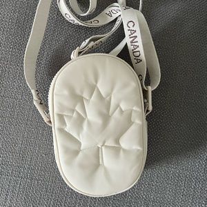 Lululemon Canada crossbody